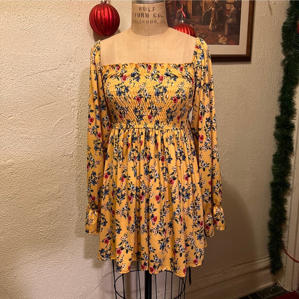 Velvet Torch Los Angeles Smocked Yellow Floral Mini Dress Size M - Picture 2 of 11
